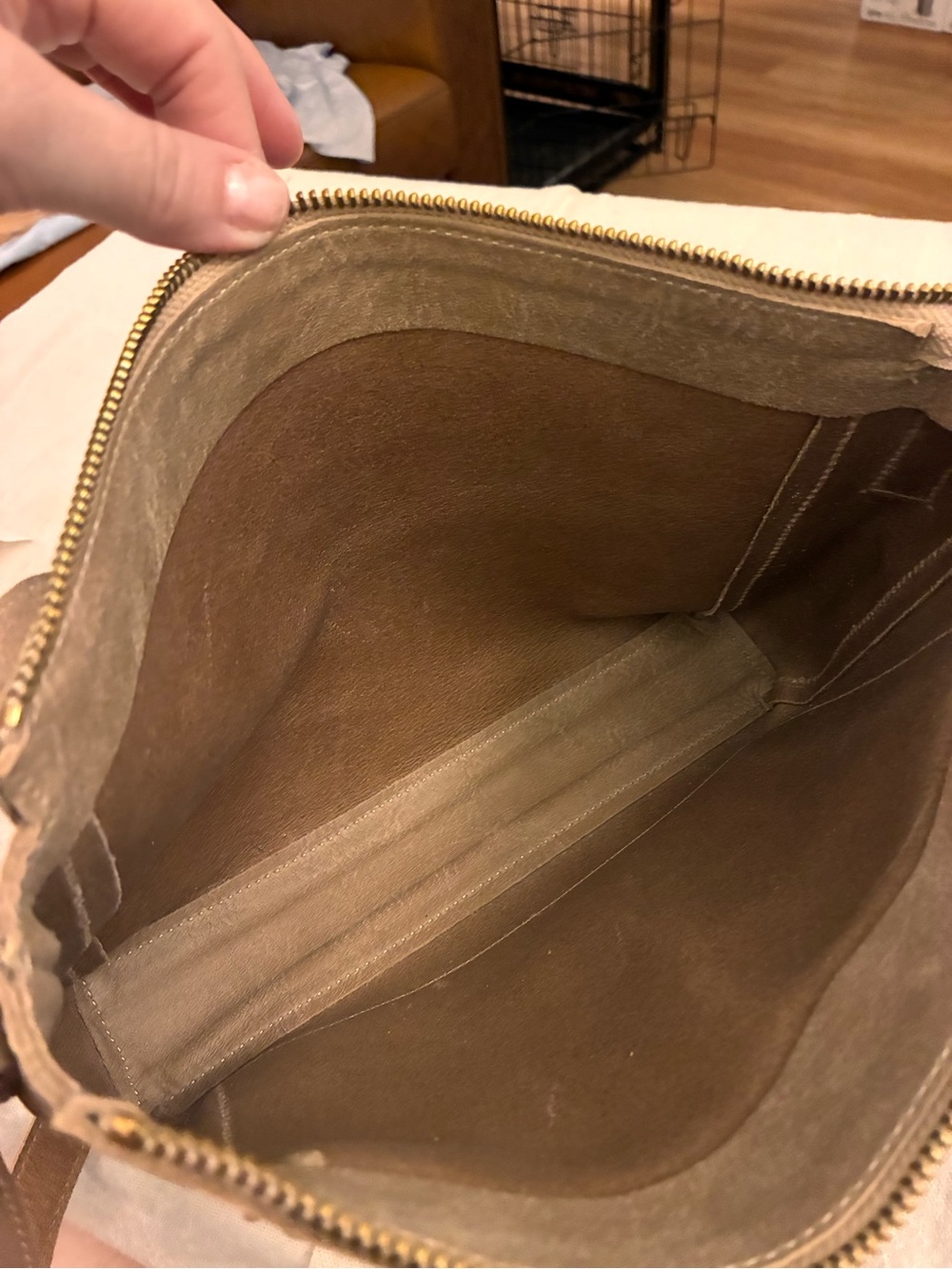 Roots Riverside Saddle Tribe Purse - Picture 3 of 10